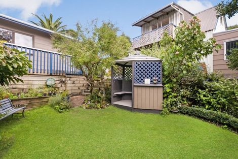 Photo of property in 2b Collingwood Road, Waiuku, 2123