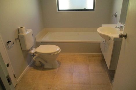 Photo of property in 22/8 Margan Avenue, New Lynn, Auckland, 0600