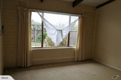 Photo of property in 10 Sealand Place, Mangere Bridge, Auckland, 2022