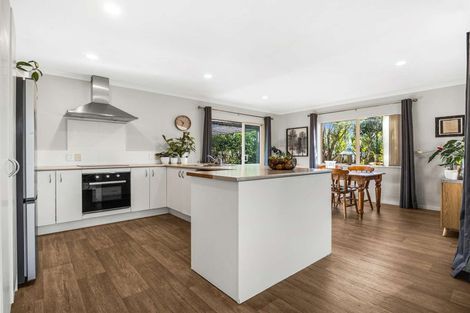 Photo of property in 36 Mandalay Place, Waiuku, 2123