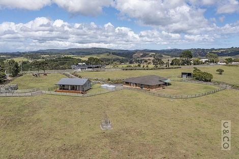 Photo of property in 118 Cottle Road, Taupaki, Henderson, 0782