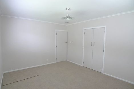 Photo of property in 1/3 Raleigh Road, Northcote, Auckland, 0627
