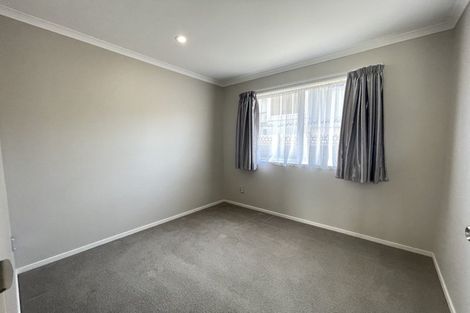 Photo of property in 72 Prince Regent Drive, Half Moon Bay, Auckland, 2012