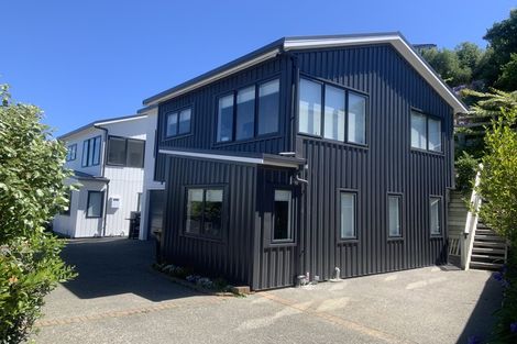 Photo of property in 25 Derry Hill, Churton Park, Wellington, 6037