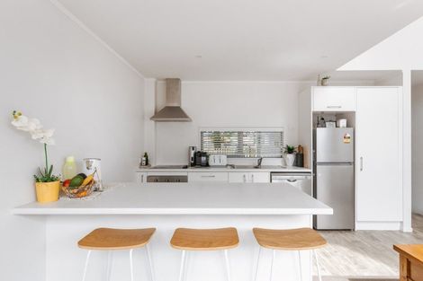 Photo of property in 31 Reynolds Place, Papamoa Beach, Papamoa, 3118