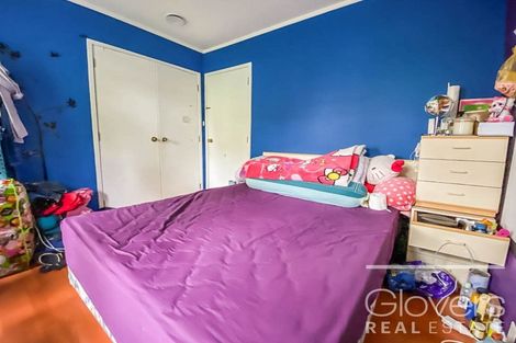 Photo of property in 1/4219 Great North Road, Glendene, Auckland, 0602