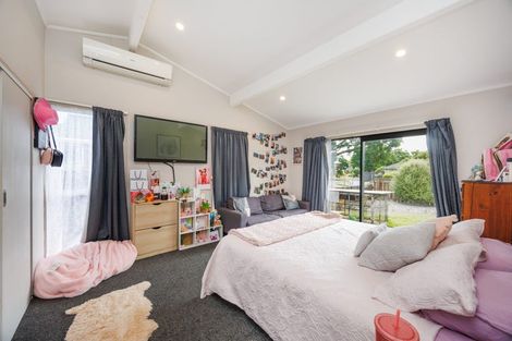 Photo of property in 5 Haast Place, Awapuni, Palmerston North, 4412
