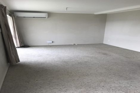 Photo of property in 10a Ted Gilberd Place, Newlands, Wellington, 6037