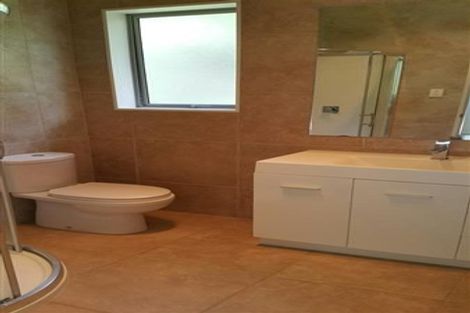 Photo of property in 108 Simpson Road, Henderson Valley, Auckland, 0614