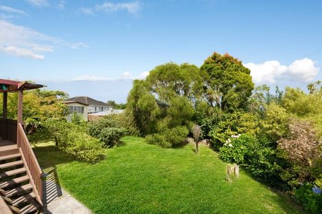 Photo of property in 9 Kaikoura Street, Henderson, Auckland, 0612