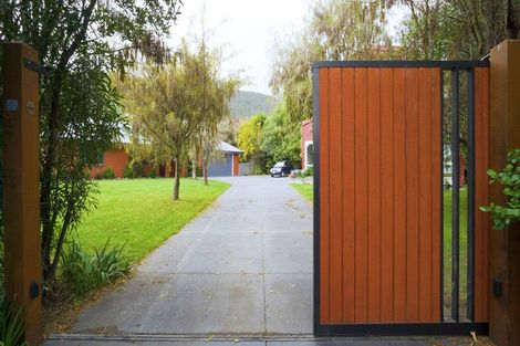 Photo of property in 10 Deavoll Place, Heathcote Valley, Christchurch, 8022