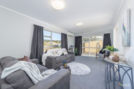 Photo of property in 118 Norana Road, Timberlea, Upper Hutt, 5018