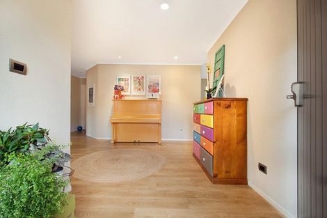 Photo of property in 64 Worsnop Way, Stillwater, Albany, 0794