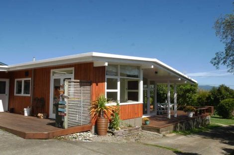 Photo of property in 11 Huia Street, Waikanae, 5036