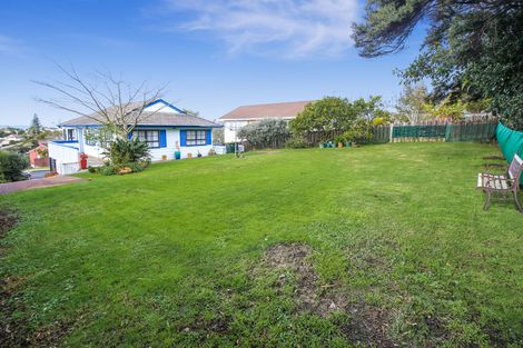 Photo of property in 28 Holmes Drive South, Massey, Auckland, 0614