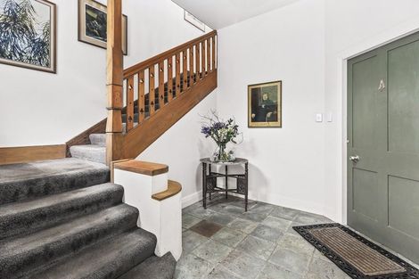 Photo of property in 16b Hadfield Terrace, Kelburn, Wellington, 6012