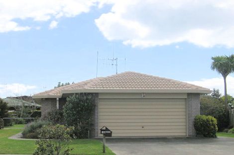 Photo of property in 15 Blake Boulevard, Papamoa Beach, Papamoa, 3118