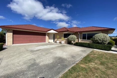 Photo of property in 29 Brooklyn Heights Drive, Kelvin Grove, Palmerston North, 4414