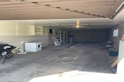 Photo of property in 8 Kelvin Place, Westown, New Plymouth, 4310