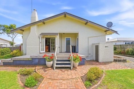 Photo of property in 17 Sarjeant Street, Gonville, Whanganui, 4500