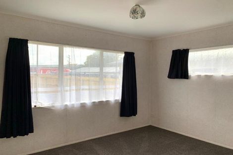 Photo of property in 1 Menary Street, Papakura, 2110