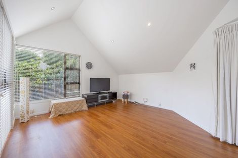 Photo of property in 2/30 Uppingham Crescent, Hillcrest, Auckland, 0627