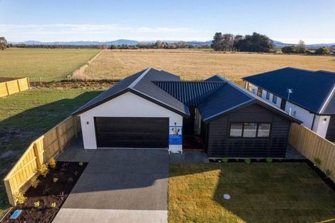 Photo of property in 39 Mehrtens Crescent, Woodend, 7691