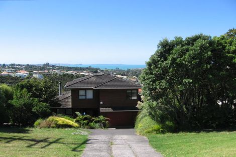 Photo of property in 947 East Coast Road, Torbay, Auckland, 0630
