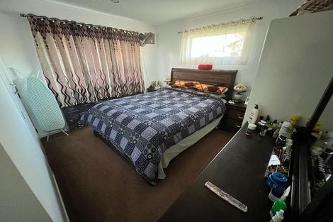 Photo of property in 120 Cargill Street, Papakura, 2110