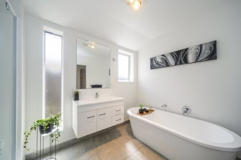 Photo of property in 14 Macdonald Heights, Feilding, 4702