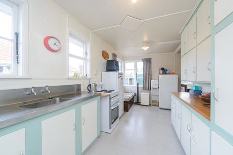 Photo of property in 33 Andrew Avenue, Roslyn, Palmerston North, 4414