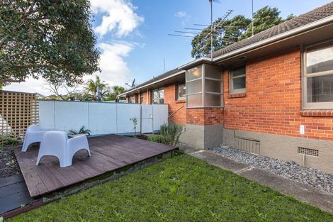 Photo of property in 3/236 Lake Road, Hauraki, Auckland, 0622