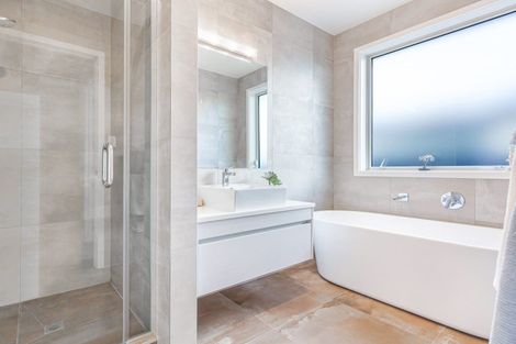 Photo of property in 26 Korako Drive, Kumeu, 0810