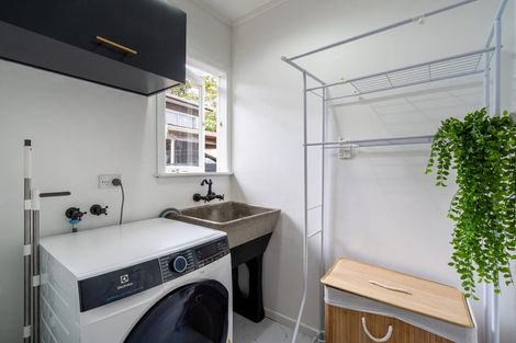 Photo of property in 19 Lanigan Street, Birkdale, Auckland, 0626