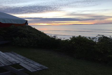 Photo of property in 60 Ames Street, Paekakariki, 5034