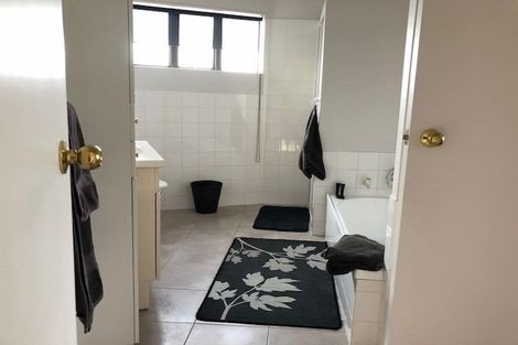 Photo of property in 1/60 Rangatira Road, Beach Haven, Auckland, 0626