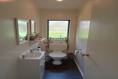 Photo of property in 9 San Fernando Way, Henderson, Auckland, 0612