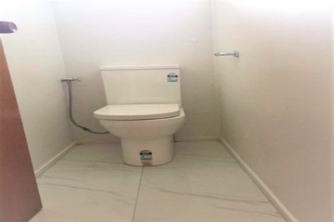 Photo of property in 2/16a Sunnynook Road, Sunnynook, Auckland, 0620