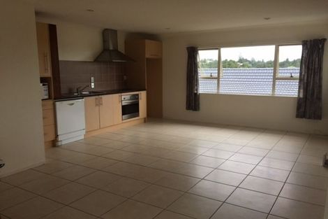 Photo of property in 16 Kauri Glen Road, Northcote, Auckland, 0627