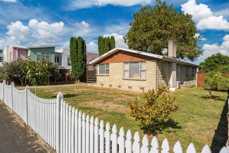 Photo of property in 70 Carrington Avenue, Silverdale, Hamilton, 3216