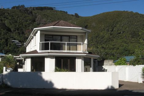 Photo of property in 97 Marine Parade, Eastbourne, Lower Hutt, 5013