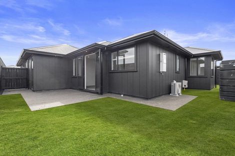 Photo of property in 2/4 Duncan Road, Saint Andrews, Hamilton, 3200