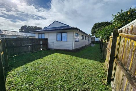 Photo of property in 1/14 Nerissa Place, Randwick Park, Auckland, 2105