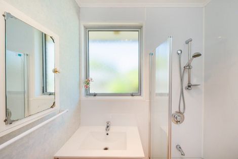 Photo of property in 3 Ruamahanga Crescent, Terrace End, Palmerston North, 4410