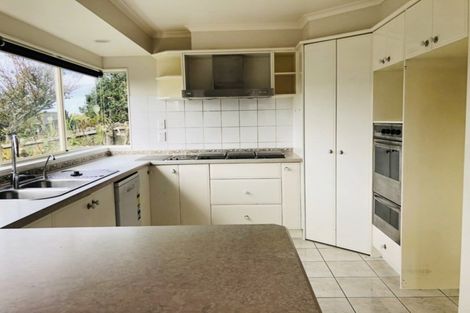 Photo of property in 95a Glenmore Road, Sunnyhills, Auckland, 2010