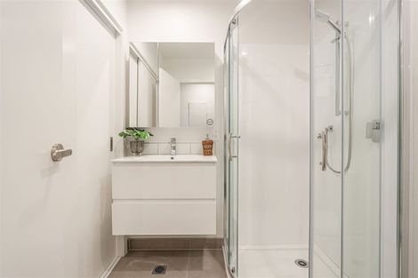 Photo of property in 9 Meg Lane, Glen Eden, 0602