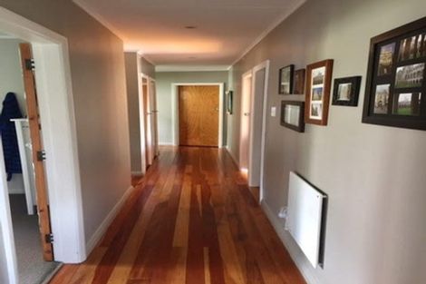 Photo of property in 30 Spencer Street, Crofton Downs, Wellington, 6035