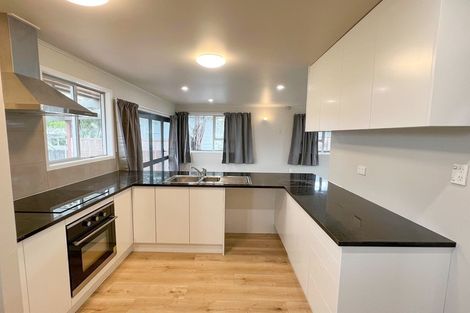 Photo of property in 92 Bruce Mclaren Road, Henderson, Auckland, 0612