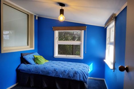 Photo of property in 74 Mana Esplanade, Paremata, Porirua, 5026