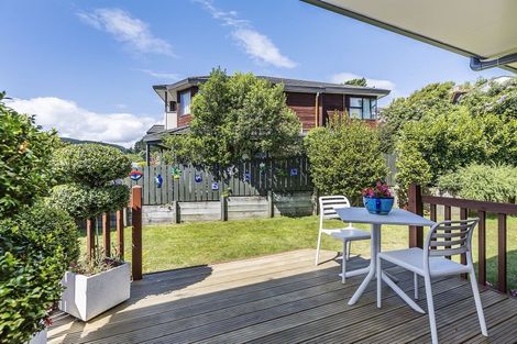 Photo of property in 95 Woodman Drive, Tawa, Wellington, 5028